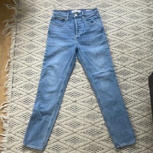 ARITZIA -DENIM FORUM -YOKO HIGH RISE SLIM 28L SIZE 26